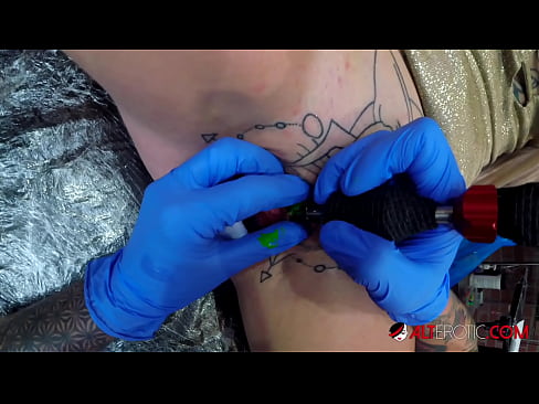 ❤️ An hottie thar a bheith tattooed Sully Savage fuair tattoo ar a clitoris Porn na Rúise ag ga.dickies-shop.ru ❌❤